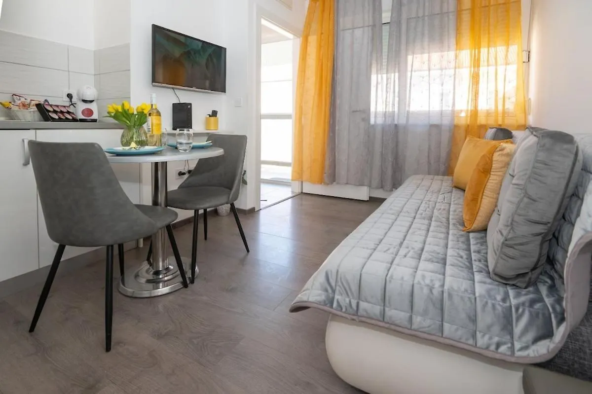 Nice & Comfy Zadar Old Town Apartment Giara 2